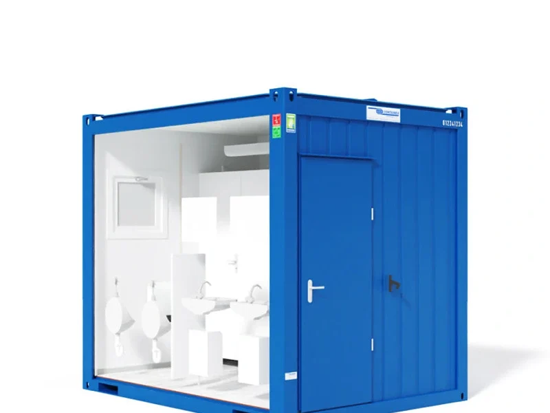 Blå portabel container med en öppen sida som visar en modern toalettinredning med handfat, toaletter och urinaler - perfekt som toalettmoduler eller duschmoduler för evenemang och byggarbetsplatser.